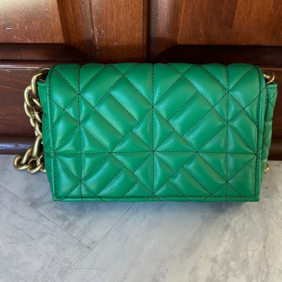 Zara Handbags - Zara   EUC   Green quilted shoulder bag Poly large chain strap   full front flap